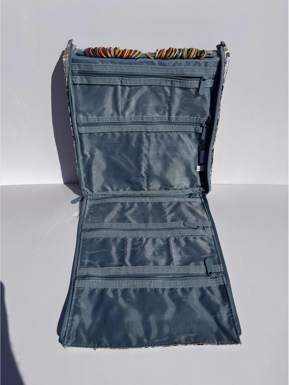 Thirty-One Hanging Travel Organizer – Multicolor Paisley Print – Toiletry/Cosmet - Picture 2 of 4
